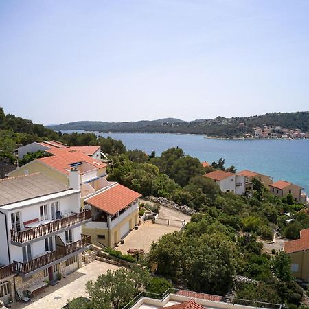 Apartments And Rooms By The Sea Tisno, Murter - 5128 Bagian luar foto