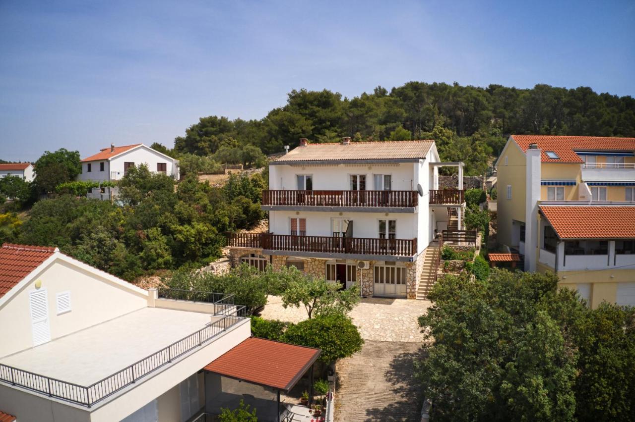 Apartments And Rooms By The Sea Tisno, Murter - 5128 Bagian luar foto