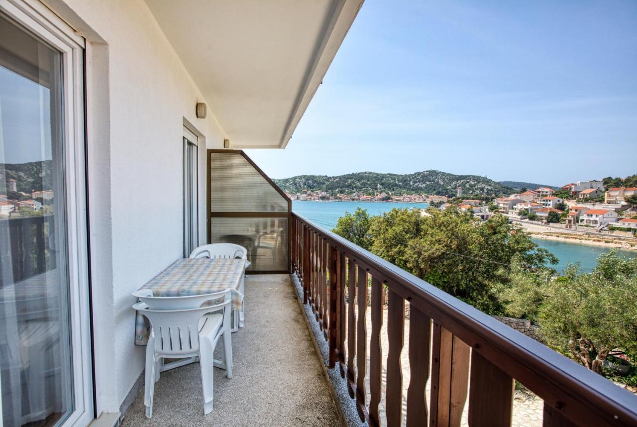 Apartments And Rooms By The Sea Tisno, Murter - 5128 Bagian luar foto