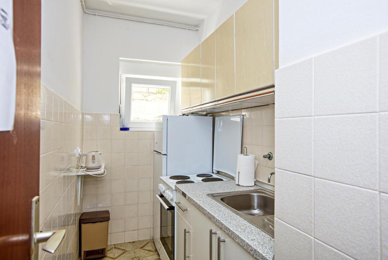 Apartments And Rooms By The Sea Tisno, Murter - 5128 Bagian luar foto